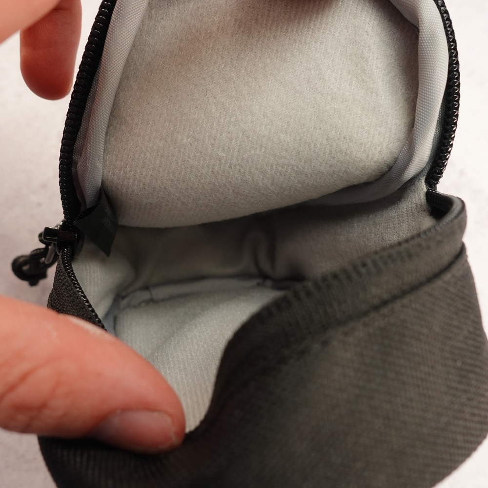 Lowepro Black Compact Digital Camera Pouch Sony ZV1 5.5"x3"x2" Case - Picture 6 of 9